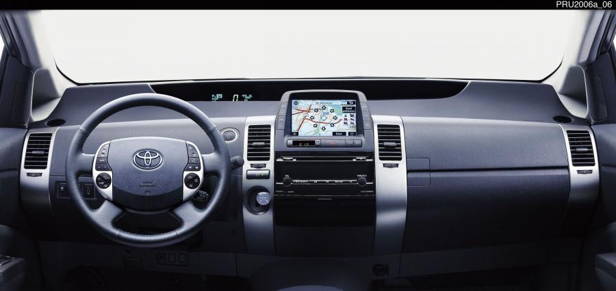  Toyota Prius 2004 года  (фото 11 из 48)